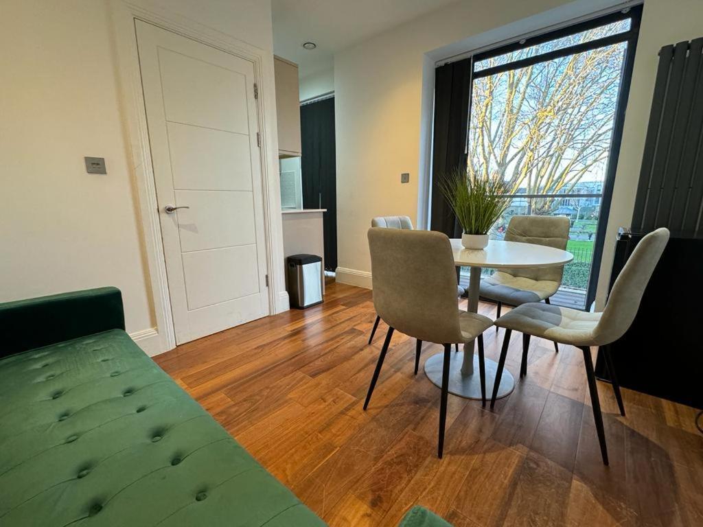 Вілла 2 Bed 2 Bath Balcony View Wimbledon Tennis Лондон Екстер'єр фото