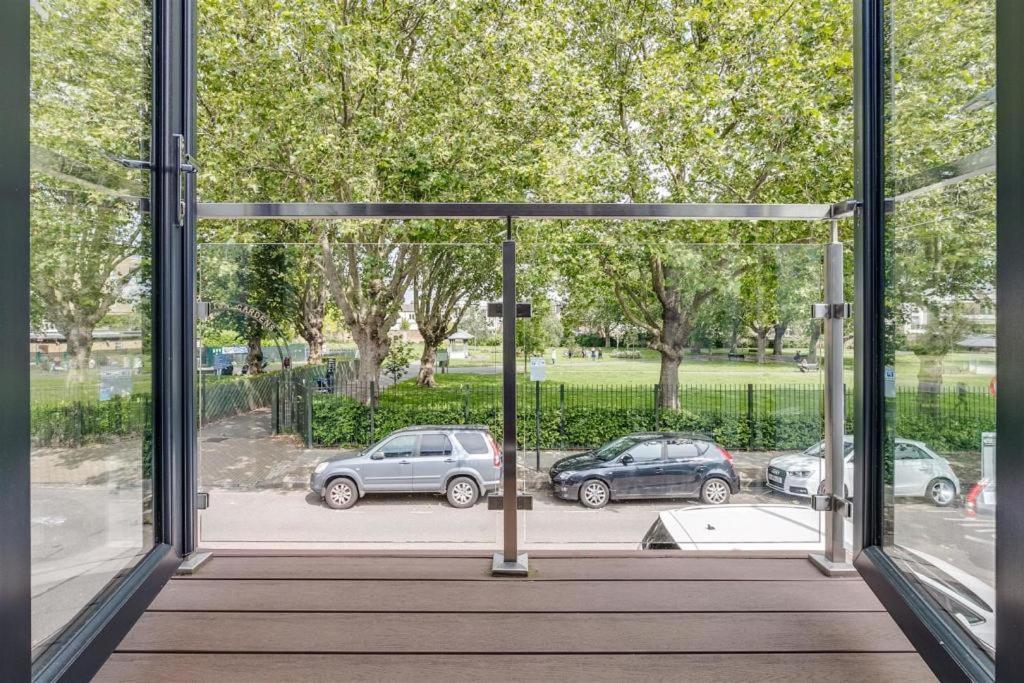 Вілла 2 Bed 2 Bath Balcony View Wimbledon Tennis Лондон Екстер'єр фото